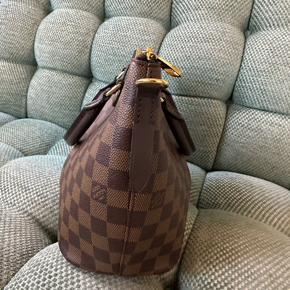 HOST PICK🔥🔥🔥Authentic Louis Vuitton box, dust bag included - Picture 9 of 11